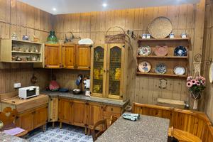 2 camere ampie luminose in zona ben collegata