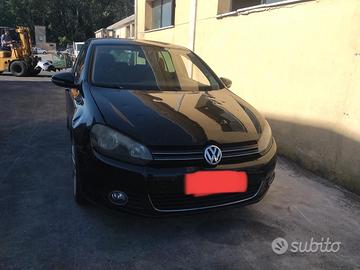 Volkswagen Golf 6 2.0TDI CBA demolito per ricambi