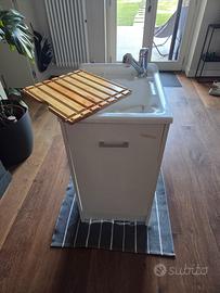 Lavatoio con mobile - domestica-colavene