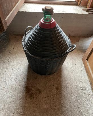 Damigiane e Botte in legno per vino