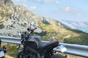 MT09 2023 pari al nuovo Garanzia Yamaha 2030