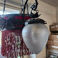 lampadario vintage con tre lampade + una al centro