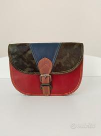 Borsa in pelle con dettaglio animalier.