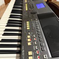 Yamaha PSR- S670