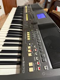 Yamaha PSR- S670