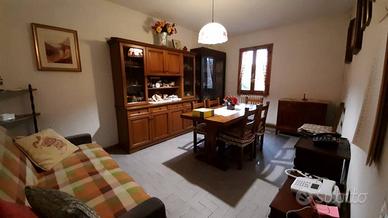 Appartamento di 85 m² con 4 locali a Bucine
