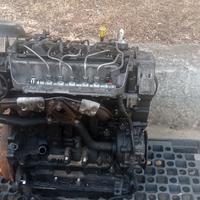 motore G9U 2.5 trafic Vivaro Primastar Renault 