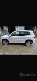 Volkswagen Tiguan r-line 2.0 tsi 4motion