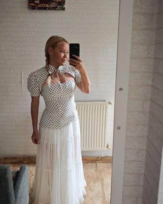 Completo con corsetto, bolero e gonna