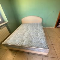 Letto matrimoniale con rete -doghe-legno+materasso