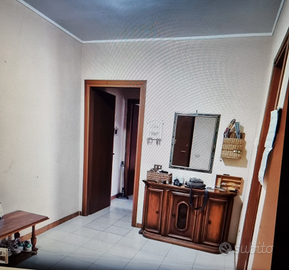 Appartamento arredato vista verde