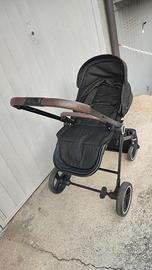 Passeggino fronte strada e mamma
