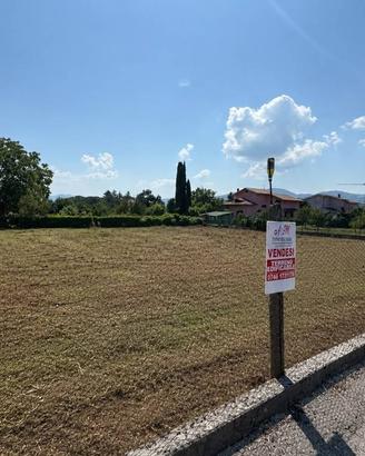 Terreno di 1390 m² a Contigliano