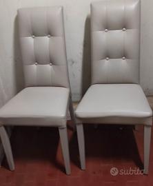 sedie grigie 25 E una e le bianche 15E  e le di le