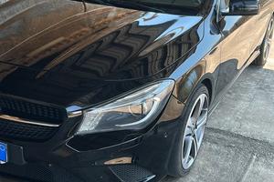 MERCEDES-BENZ CLA 220d