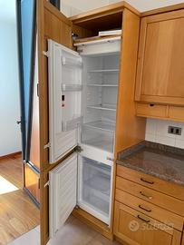 cucina con elettrodomestici inclusi