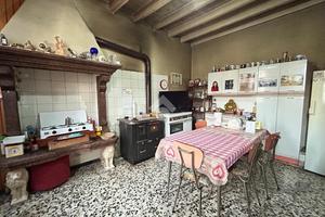 CASA SEMINDIPENDENTE A TOMBOLO