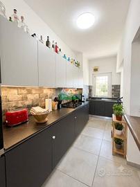 Appartamento di 140 m² con più di 5 locali a Raven
