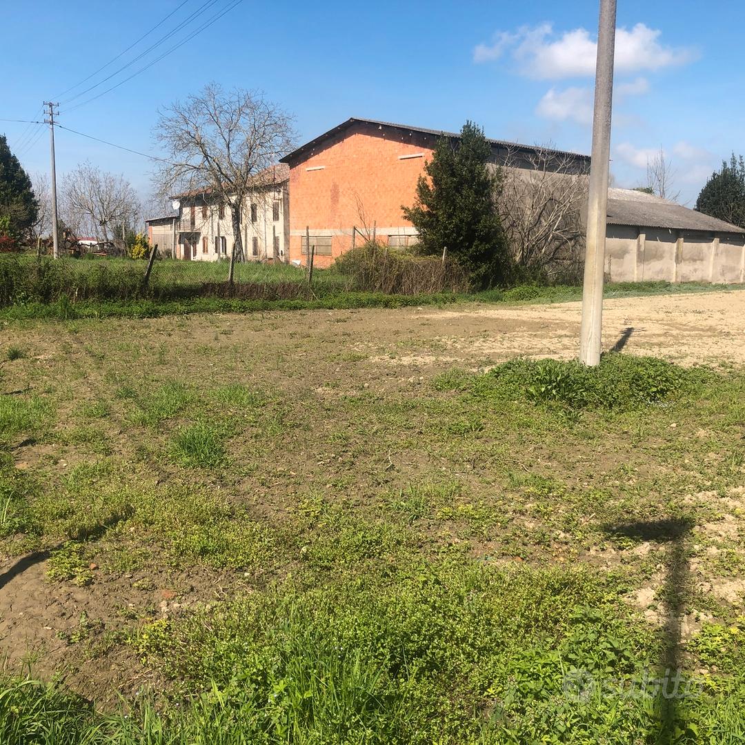 Rustico con terreno - Altro