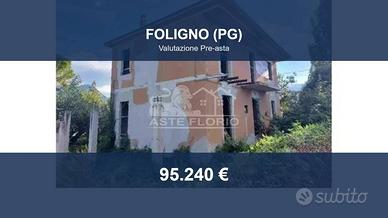 Immobile in asta di 191 m² con più di 5 locali a F