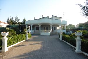 Villa primo piano a pochi passi dal centr