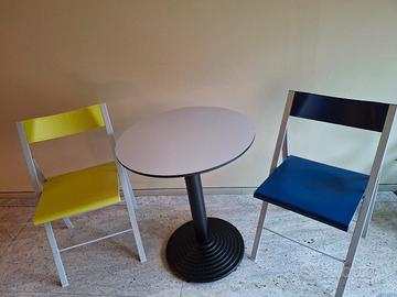 Tavolo balcone con sedie pieghevole 