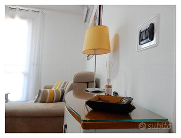 Bilocale finemente arredato con box e terrazza