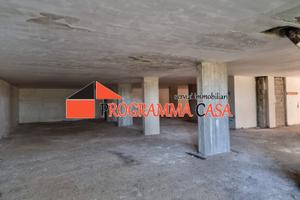 Pomezia v fratelli bandiera magazzino deposito 325