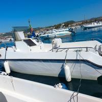 Barca mt 6 semicabinato con motore evinrude 40hp