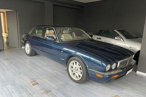 Jaguar XJ 4.0