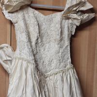 Abito da sposa in pura seta colore avorio 