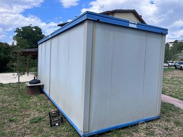 Container coibentato porta e finestra