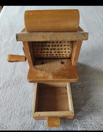 grattugia vintage Lariana 