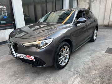 Alfa Romeo Stelvio 2.2 Turbodiesel 190 CV AT8 RWD 
