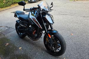 ktm duke 790