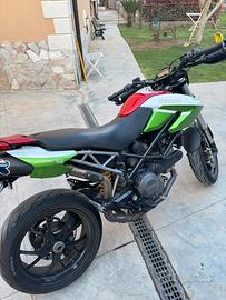 Hypermotard 796