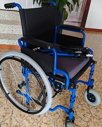 Carrozzina per disabili/anziani