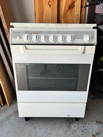 Cucina a gas con forno anche per pizza