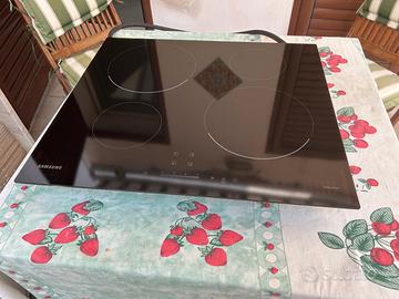 Piano cottura a induzione Samsung NZ64T3707AK