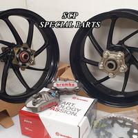 Suzuki gsx r cerchi sbk forgiati e pinze brembo m4