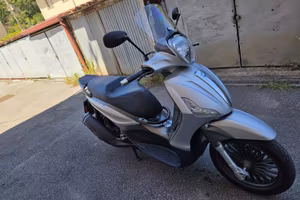 Beverly 300s