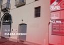 locale-con-ampia-sala-in-piazza-orsini