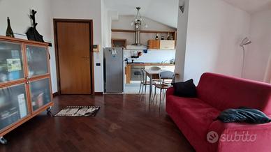 Appartamento 2 camere letto garage e posto auto