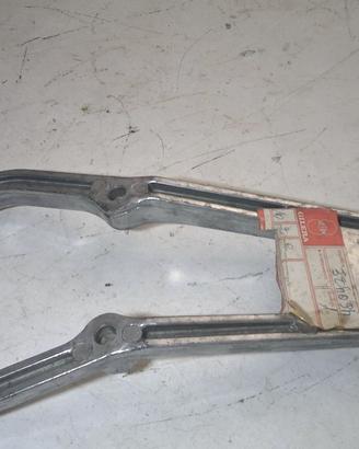 SUPPORTO PEDANA DX GILERA KZ 125 324094