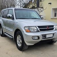Mitsubishi Pajero Autocarro