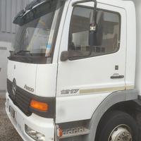 Autocarro mercedes