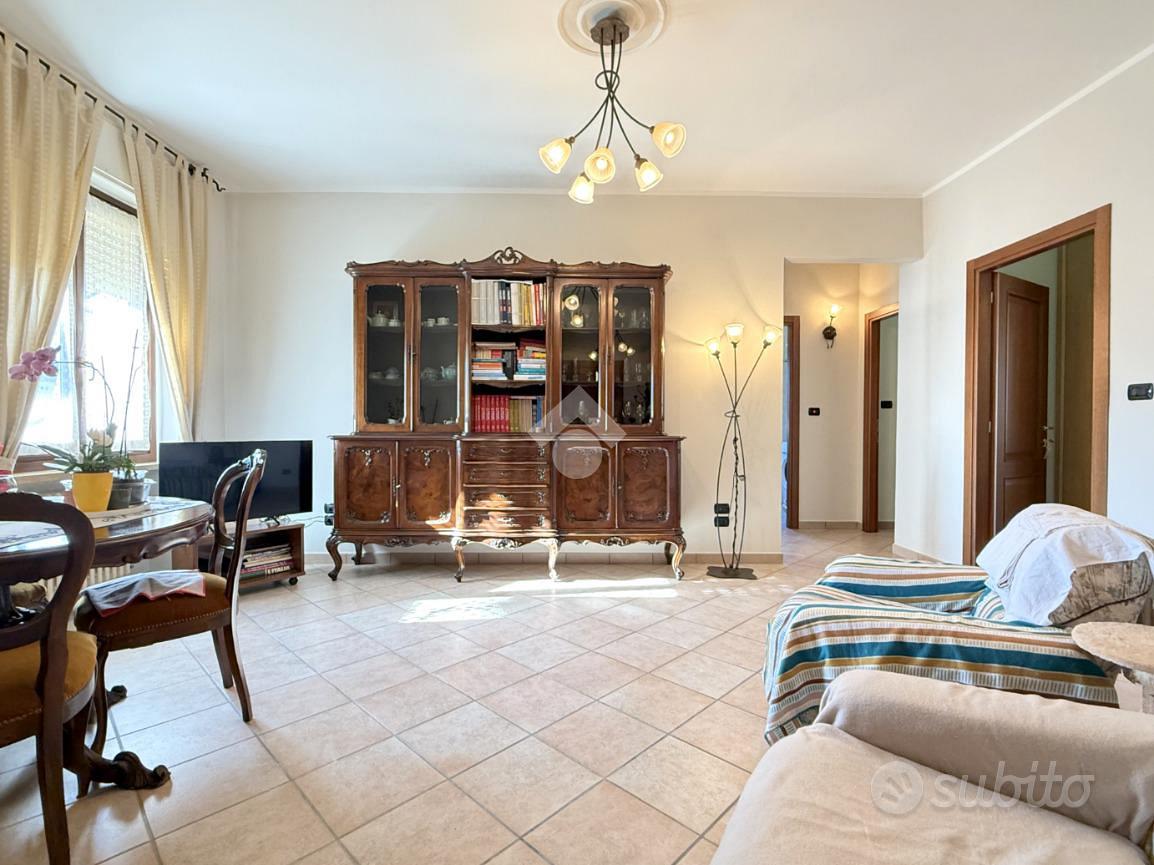 4 LOCALI A ACQUI TERME - Vista 2