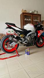 Aprilia tuono 660
