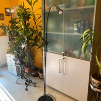 Lampada con piantana  a due luci