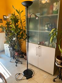 Lampada con piantana  a due luci